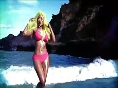 La seducente scopata a tre all'aperto di anziane signore nude Jade Jantzen