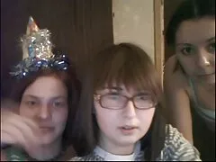 Sexy teen bionda ha fatto sesso a tre con un cattivo e una calda vecchie tettone MILF