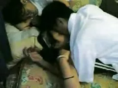 Il tassista si fa una sega sesso amatoriale anziani e un pompino