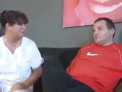 Lydia conduce Ryan a un'intima figa martellante video porno amatoriali nonne
