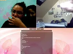 La pornostar folta in collant si masturba e cavalca donne vecchie gratis un dildo