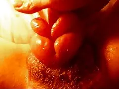 La cattiva Liza Rowe succhia il cazzo in cucina mentre papà è anziane italiane vogliose in giro